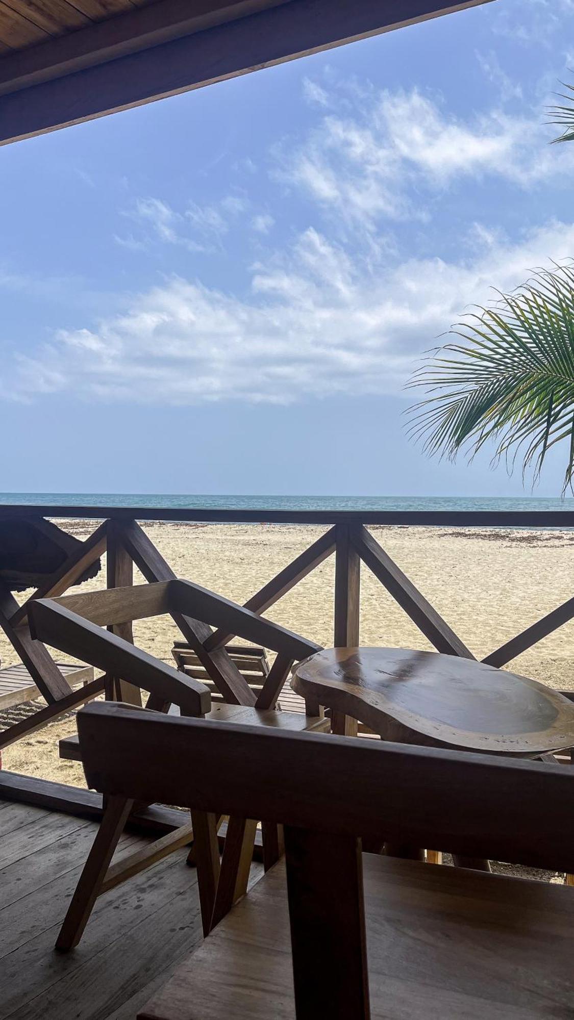 Hostal Mocambo Beach Guachaca Exterior photo
